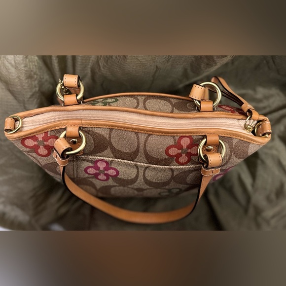 Coach F22226 Y2K Signature Payton Clover Tote (Tan/Signature/Multi) - EUC - Picture 8 of 13